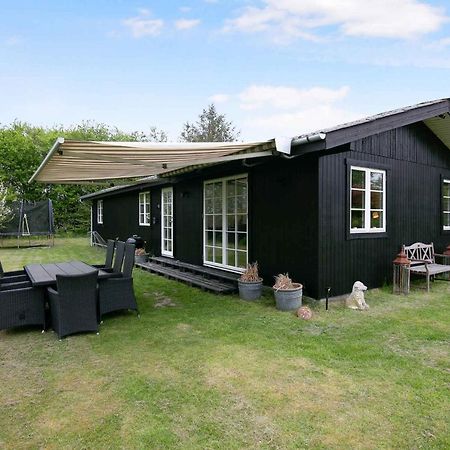 Nyistandsat Sommerhus Med Kaerlighed Og Sjael Kyndelose Exterior foto
